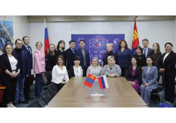 ЭРХҮҮ ХОТЫН БАГШ НАР МОНГОЛЫН АХЛАХ АНГИЙН СУРАГЧДАД БАЙГАЛИЙН УЛСЫН ИХ СУРГУУЛИЙН СУРГАЛТЫН ТАЛААР ТАНИЛЦУУЛАВ