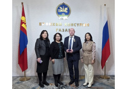 “НАЙРАМДЛЫН АЛТАН ОД” МЕДАЛИЙГ ГАРДУУЛАВ.